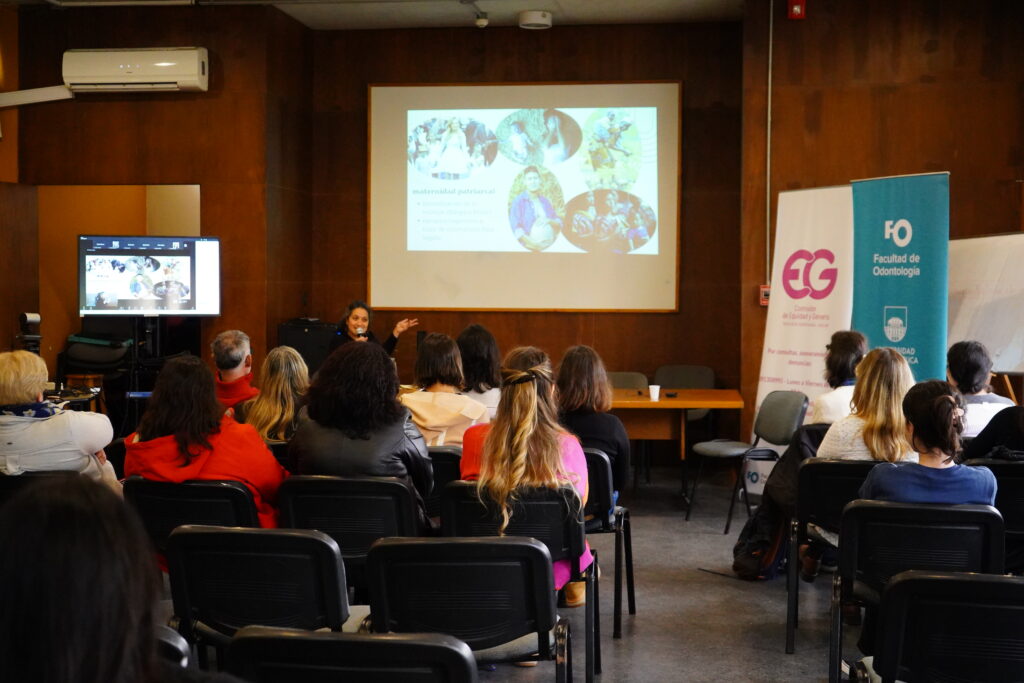 Se realizó conversatorio sobre trabajo, maternidad y corresponsabilidad social