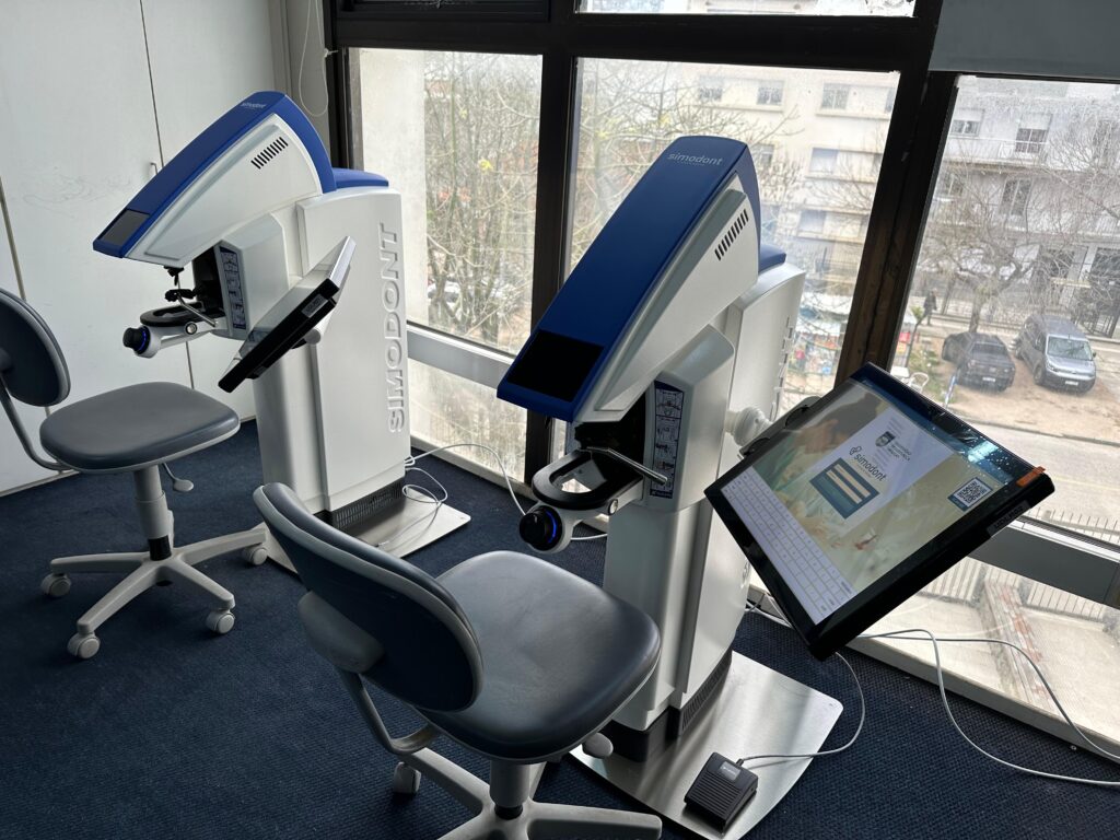 La Facultad de Odontología instala simuladores de realidad virtual para mejorar las prácticas odontológicas en las clínicas