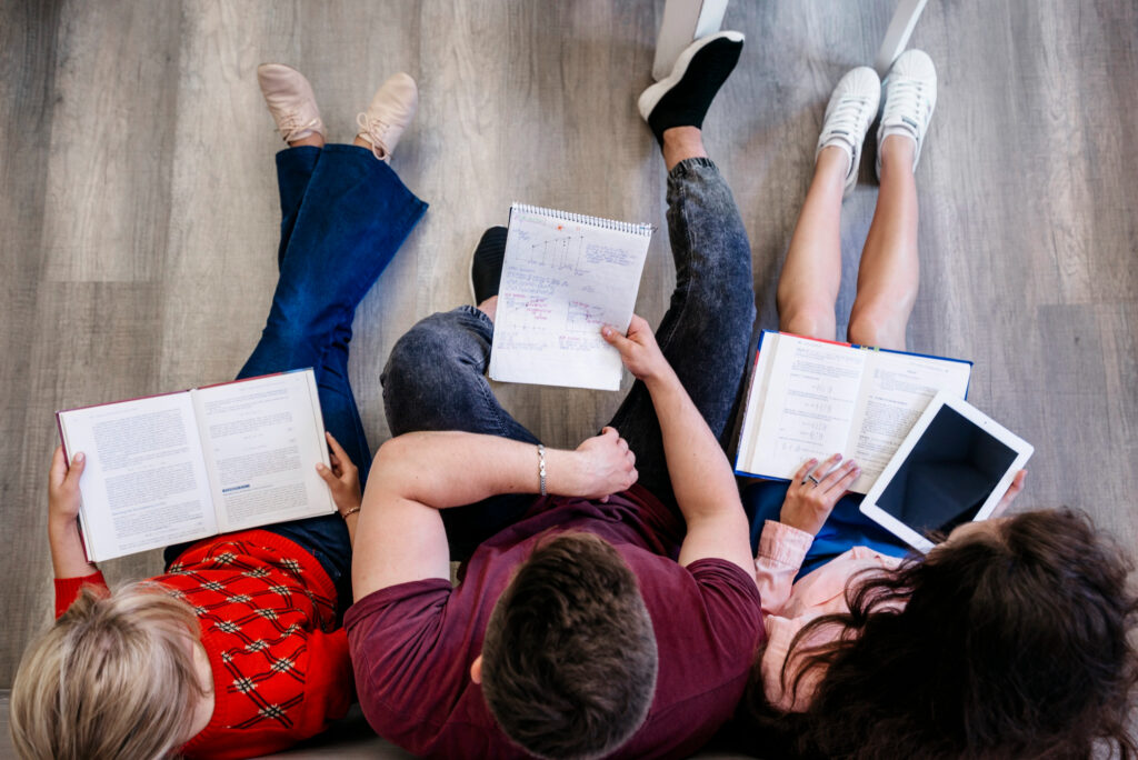Convocatoria a cursos de Educación Permanente 2026