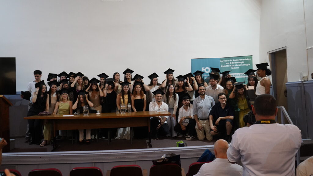 Ceremonia de graduación de la carrera de Laboratorista en Odontología