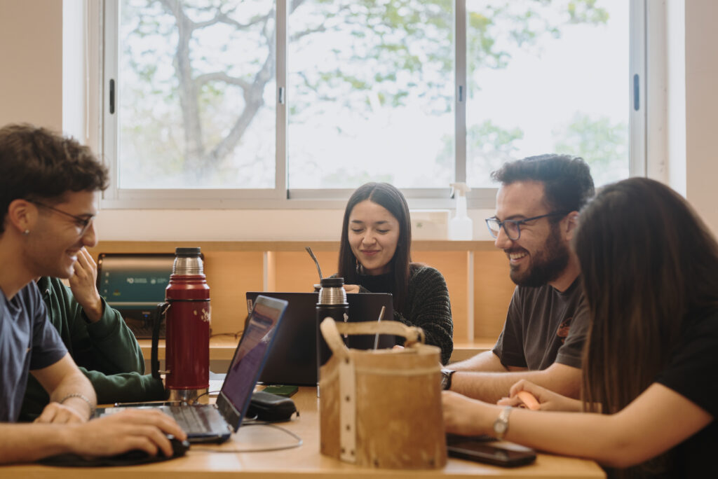 Vení a construir tu trayectoria con otros/as: Talleres de integración estudiantil