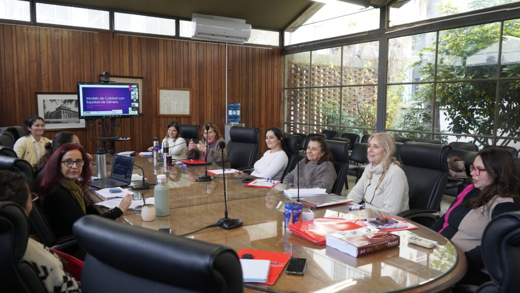 Comisión de Equidad y Género realiza primera capacitación sobre Modelo de Calidad con Equidad de Género