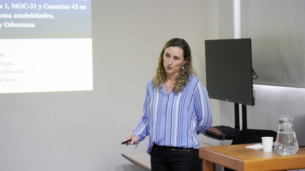 Primera docente en culminar el programa de doctorado de Facultad de Odontología investiga tumores odontogénicos