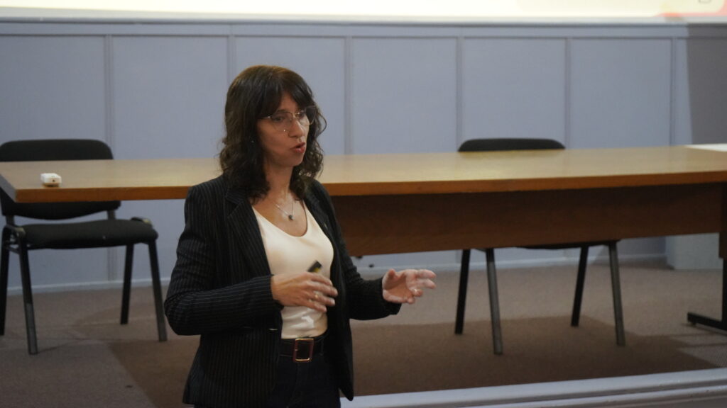 Investigadora de UBA dio conferencia sobre aplicación de modelos de animales en estudios clínicos