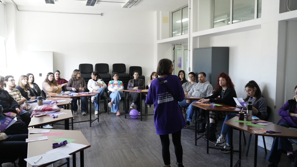 Comisión de Equidad y Género y Municipio CH realizaron taller sobre recursos en territorio para abordar la violencia basada en género